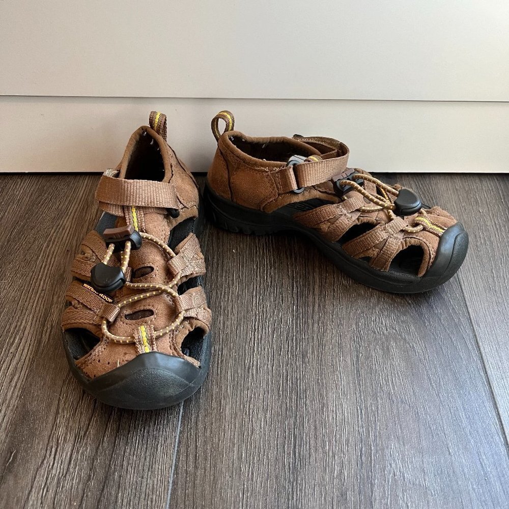 Keen Newport H2 Sandal Hiking Waterproof Outdoor Tan Brown 11